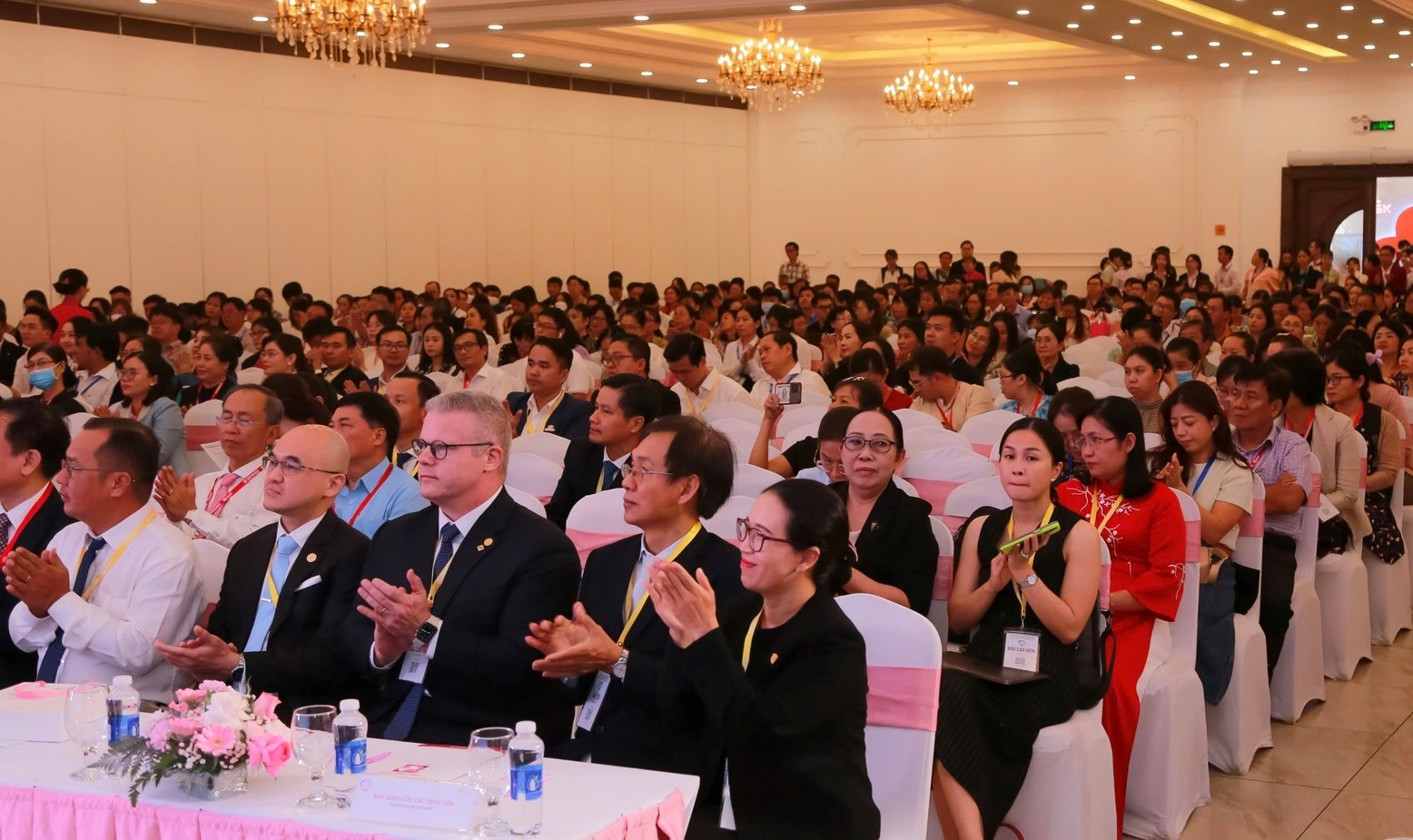 Phương Châu, 2.jpg