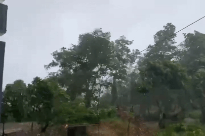 Trước giờ bão số 3 đổ bộ, sơ tán hơn 47.000 người ở các tỉnh