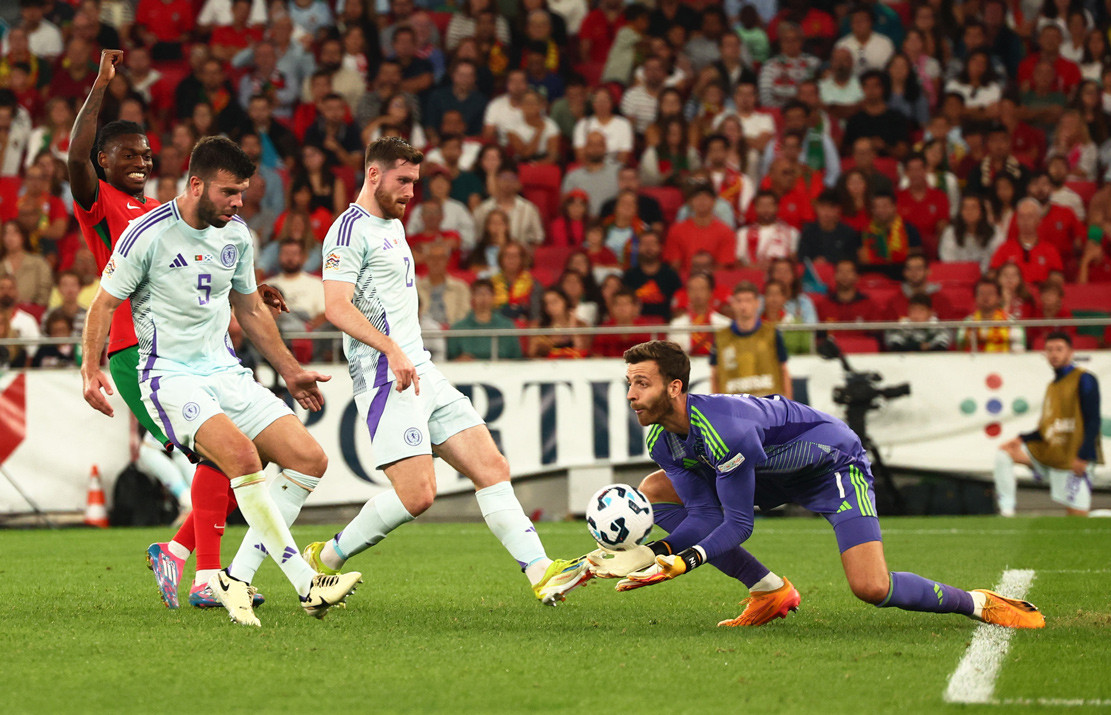 Ronaldo bừng sáng, Bồ Đào Nha thắng nghẹt thở Bồ Đào Nha