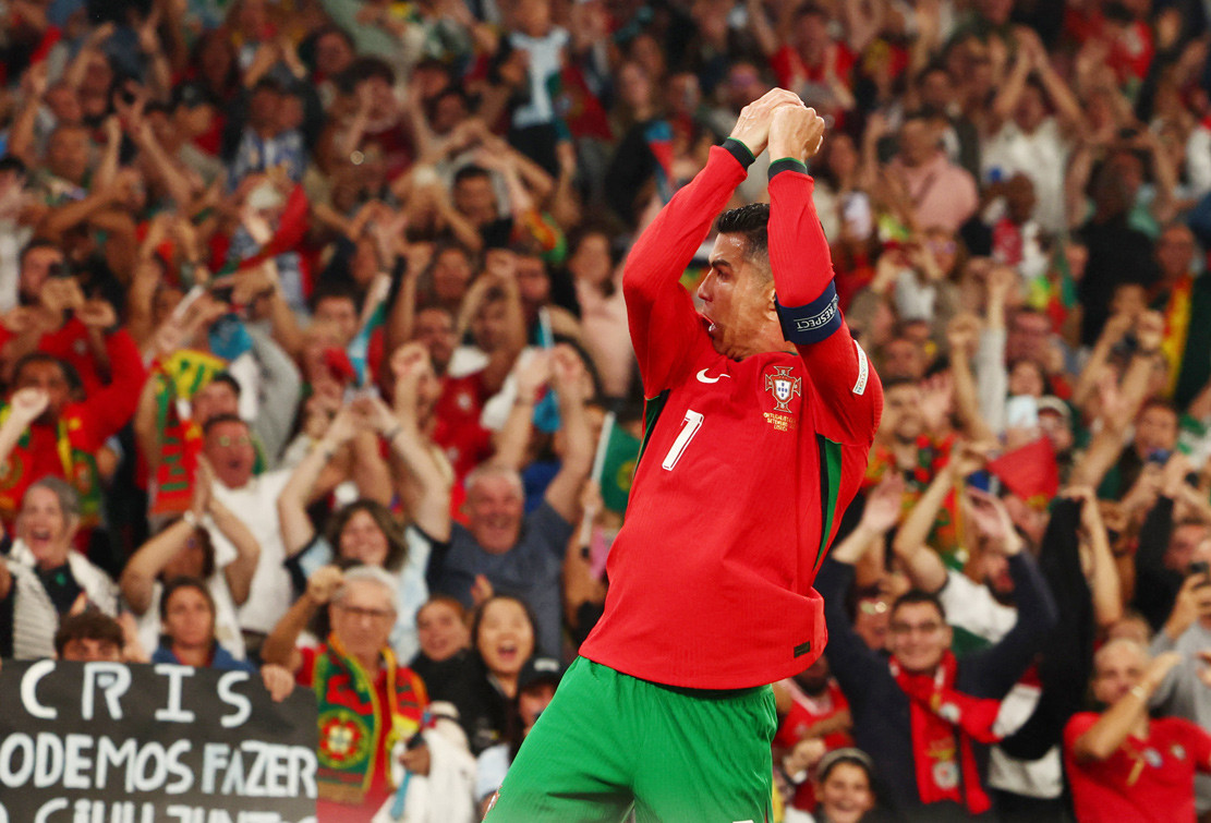 Ronaldo bừng sáng, Bồ Đào Nha thắng nghẹt thở Bồ Đào Nha