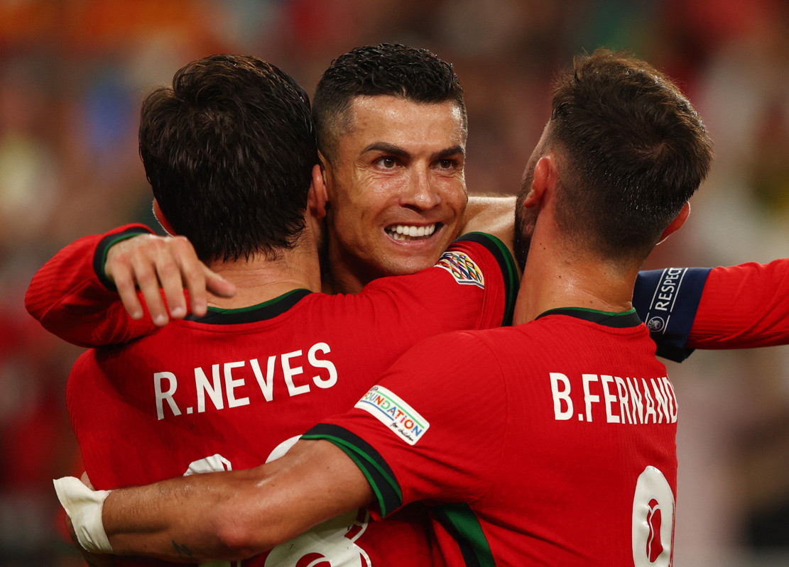 Ronaldo bừng sáng, Bồ Đào Nha thắng nghẹt thở Bồ Đào Nha
