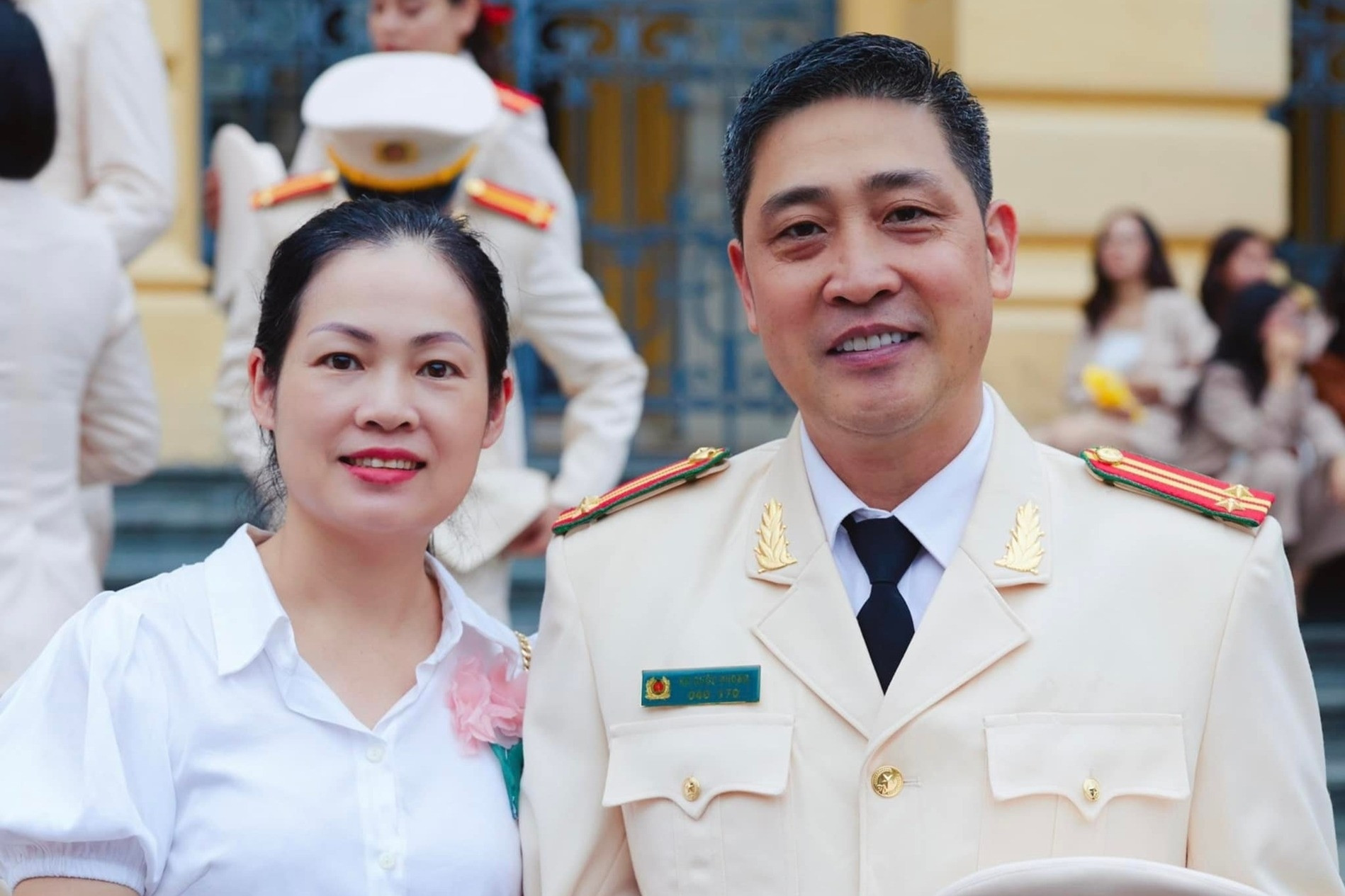 Cuộc sống hạnh phúc của trung tá công an đóng ông trùm trong 'Độc đạo'