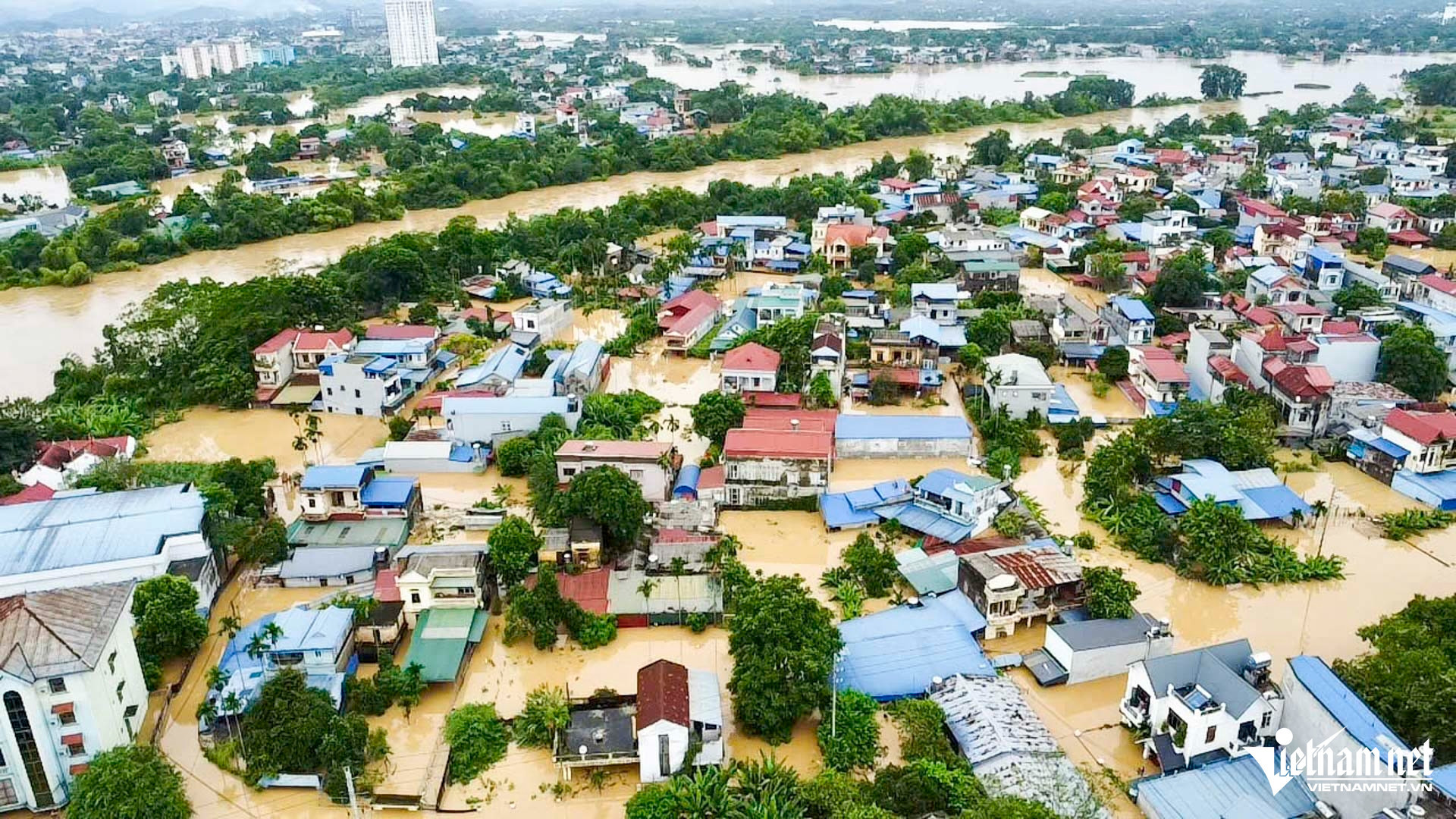 Lũ lịch sử trên sông Cầu tại Thái Nguyên lập đỉnh vào đêm nay