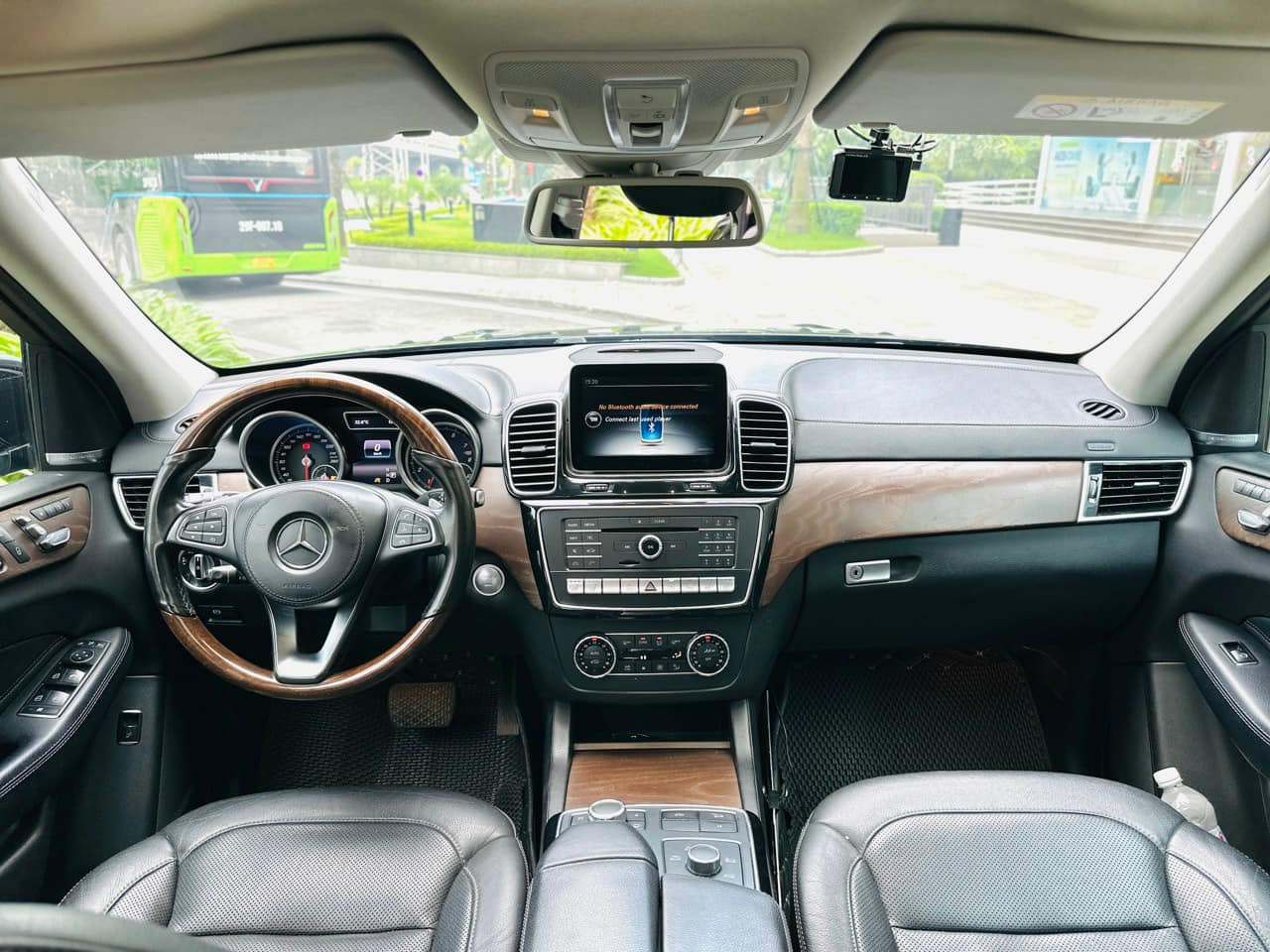 mercedes gls 400 2016 nguyen trong quan 2.jpg