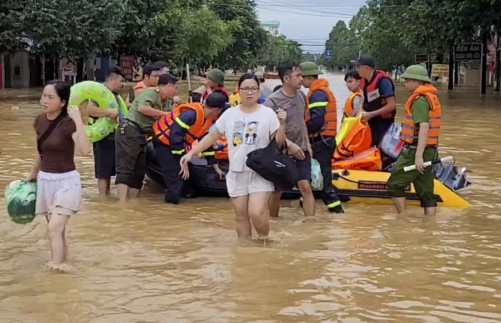 Thái Nguyên nỗ lực sơ tán người và tài sản ra khỏi vùng lũ lụt