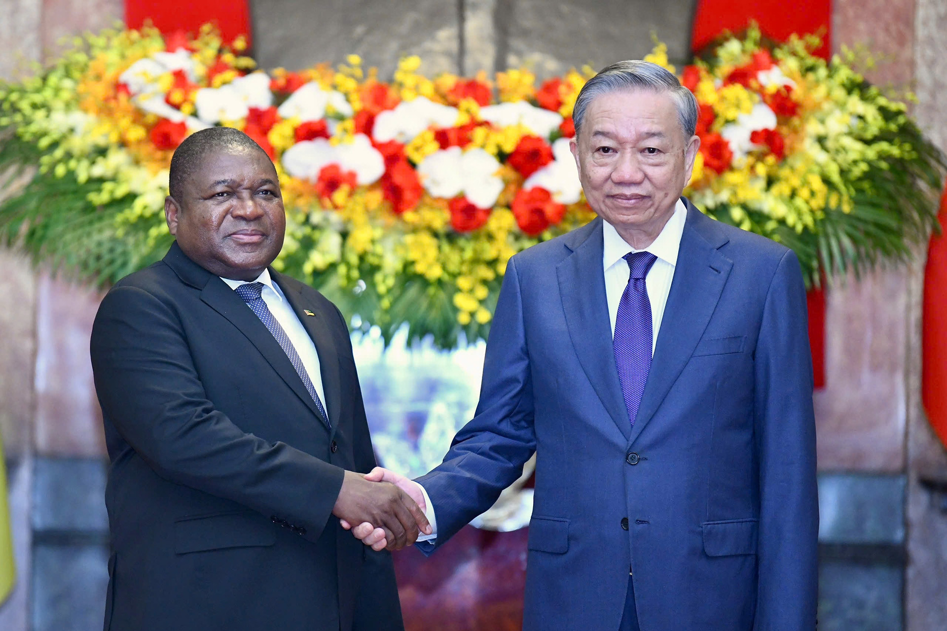 Tổng thống Mozambique mong muốn có nhiều dự án dẫn đường như của Viettel