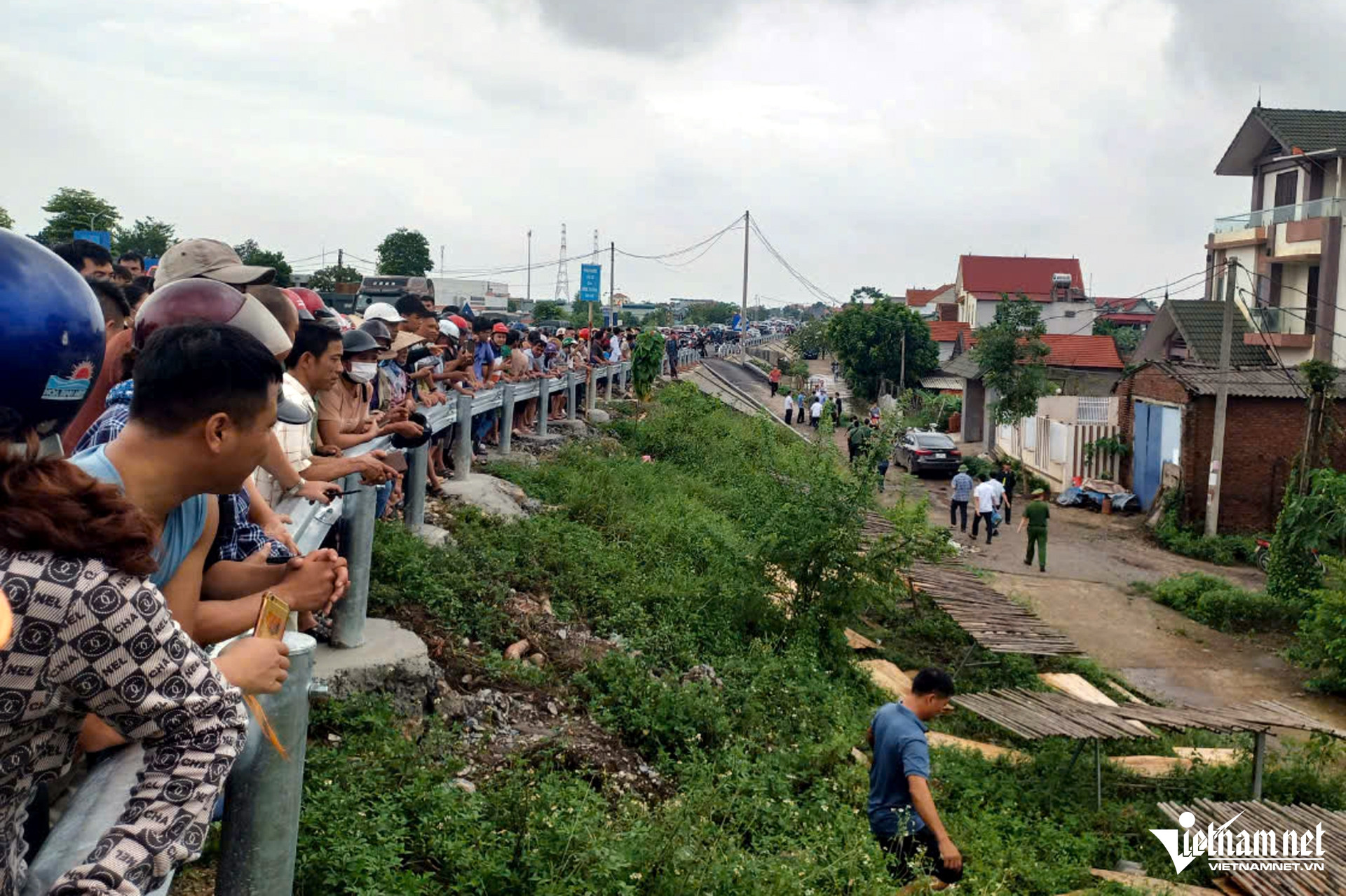 W-Cau phong chau 5.jpg