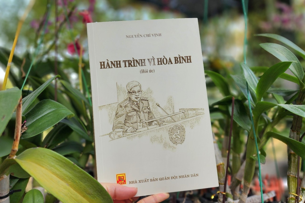 Hồi ức 'Hành trình vì hòa bình' của cố Thượng tướng Nguyễn Chí Vịnh