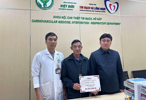 Trao hơn 89 triệu đồng đến em Trần Đại Hải bị tai nạn giao thông
