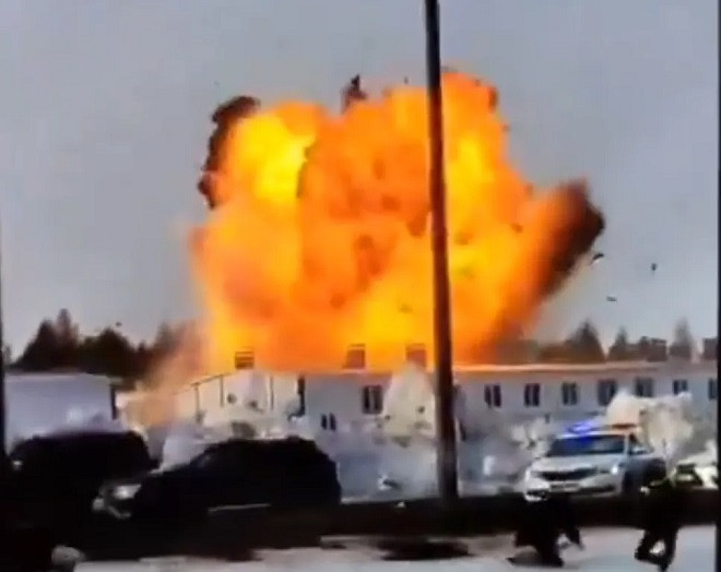 ukraine tan cong hang tram muc tieu o nga.jpg