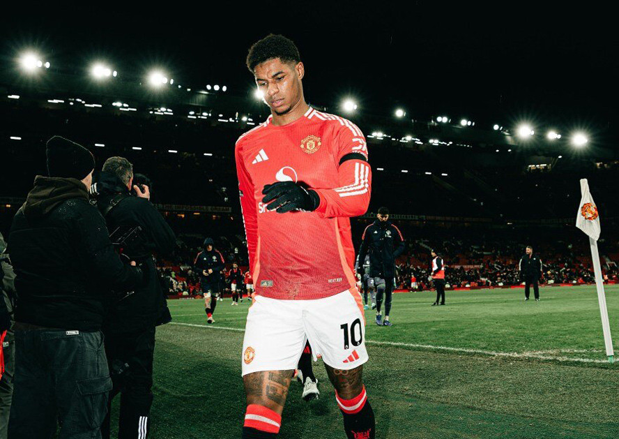 www_thesun_co_uk marcus rashford manchester united walks 958534351_274bee.jpg