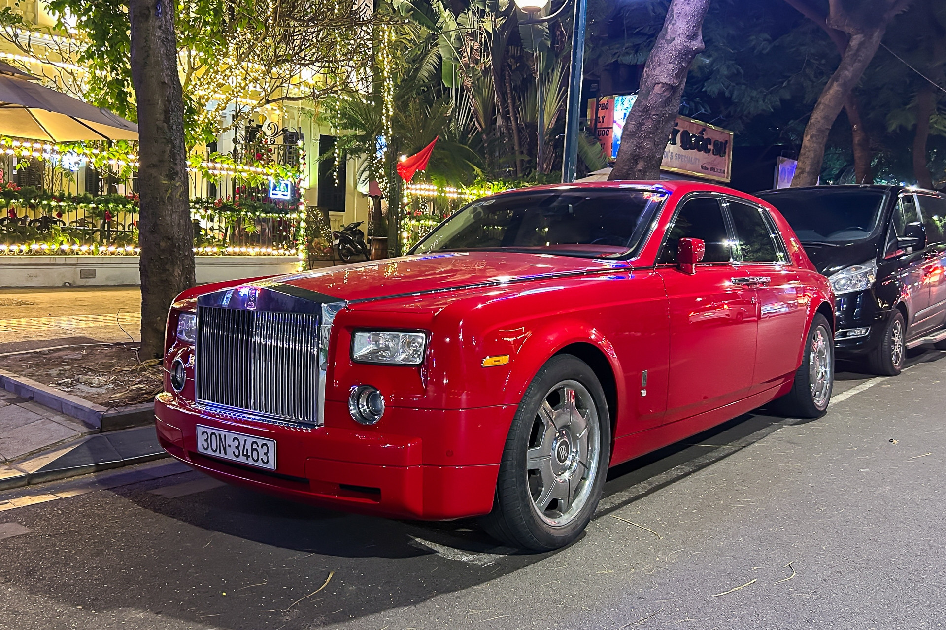 Xe siêu sang Rolls-Royce Phantom 19 năm tuổi của đại gia Hà Nội giá chỉ 5 tỷ