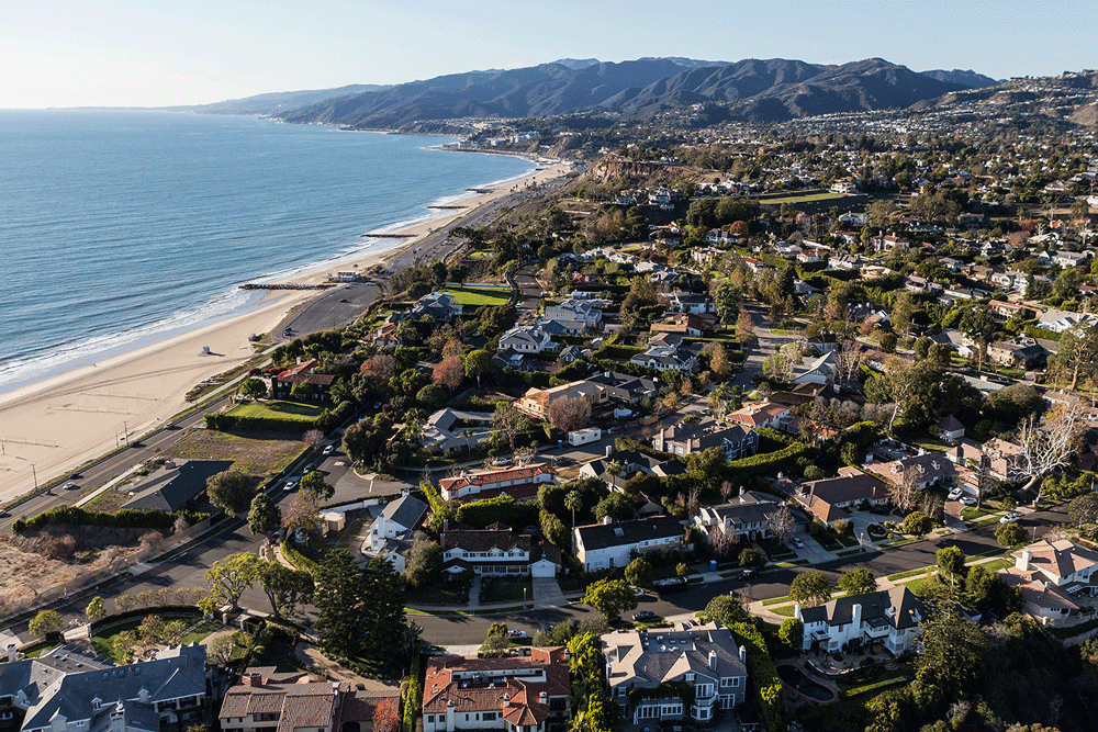 California trong biển lửa: Nhà giới siêu giàu, dinh thự sao Hollywood thành tro