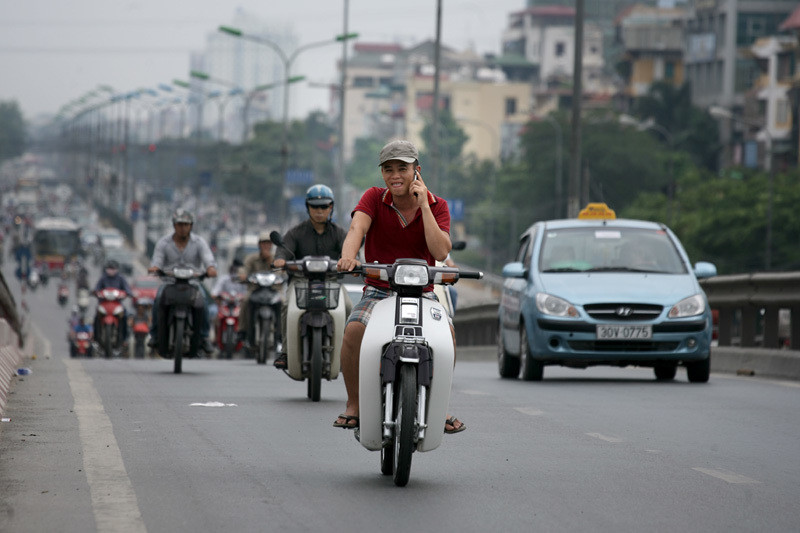 nghe điện thoại .jpeg