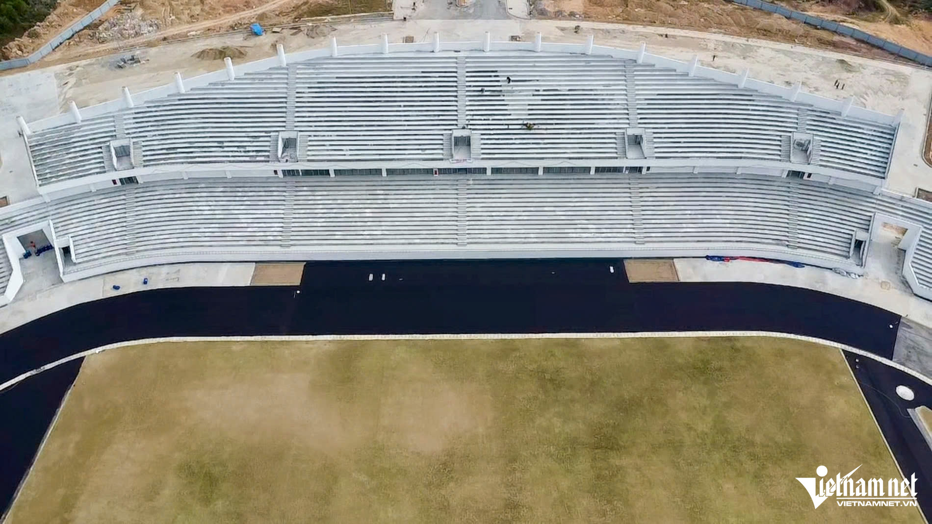 W-sân vận động thái nguyên.jpg