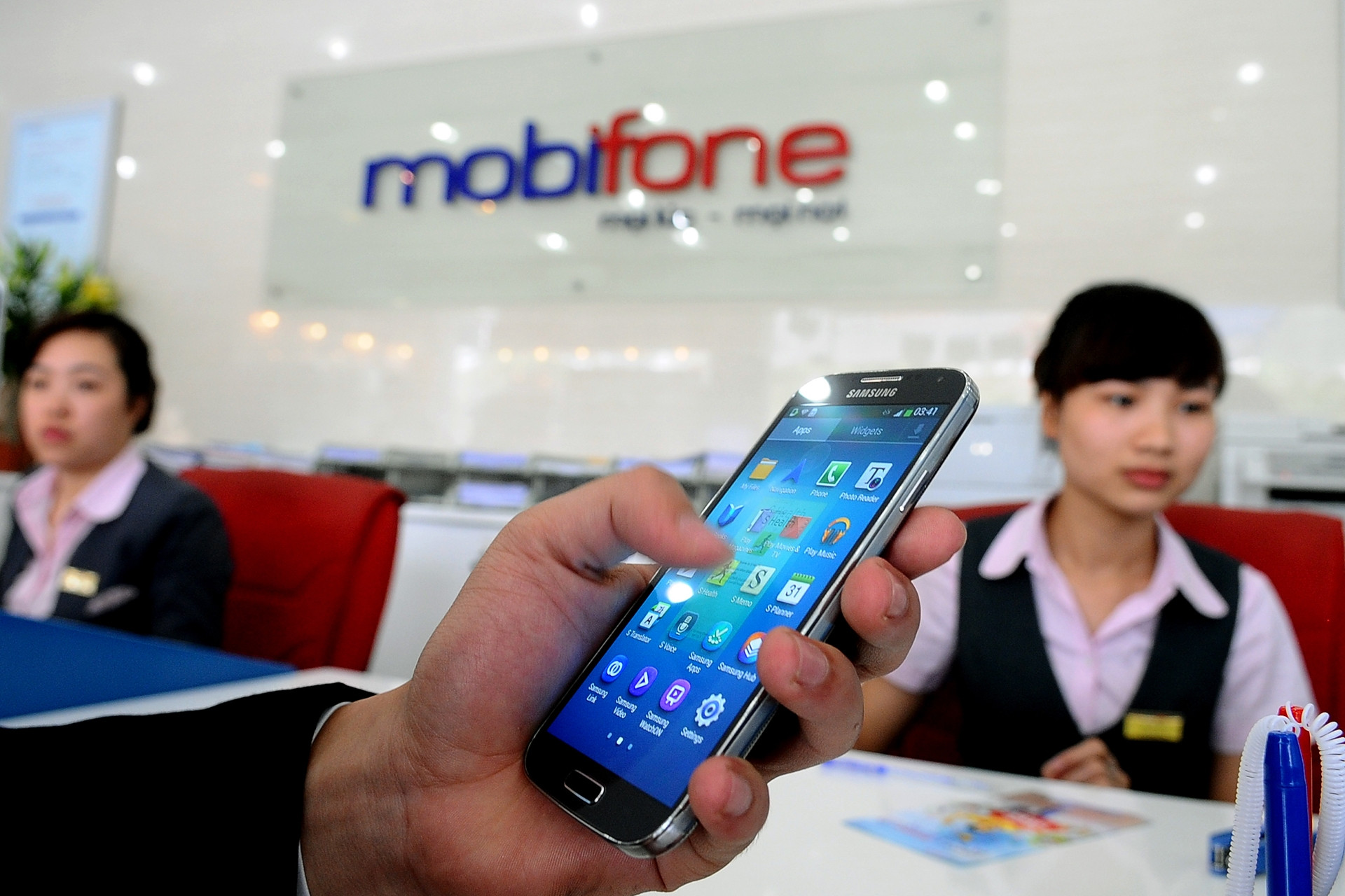 Đề xuất chuyển MobiFone, cấp giấy phép lái xe về Bộ Công an quản lý