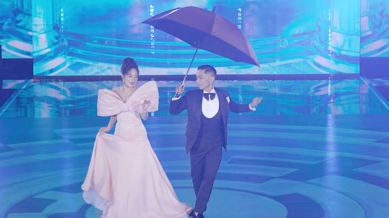 Khánh Thi   Phan Hiển khiêu vũ 2.png