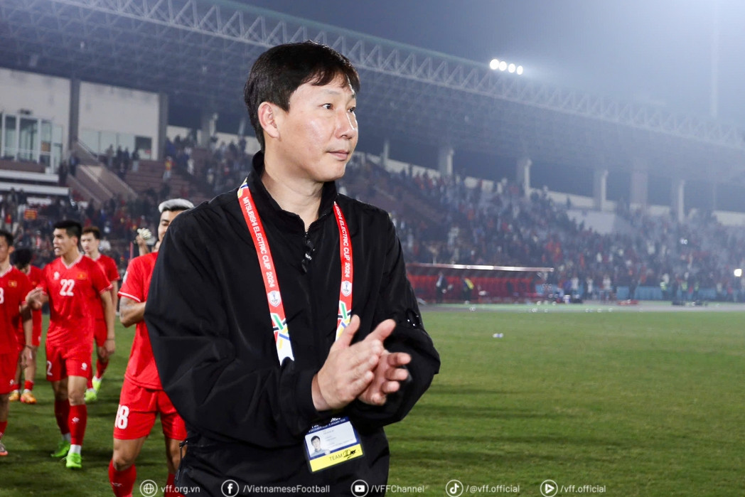 Tuyển Việt Nam: HLV Kim Sang Sik và những cuộc chinh phục mới