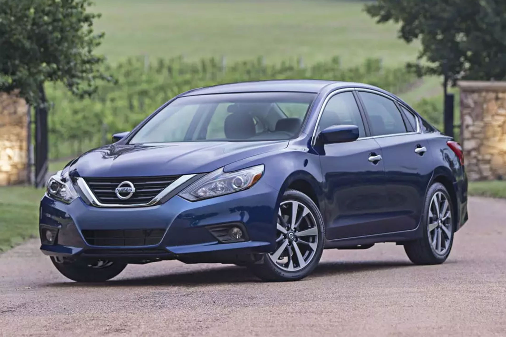 Nissan Altima 2016.jpg
