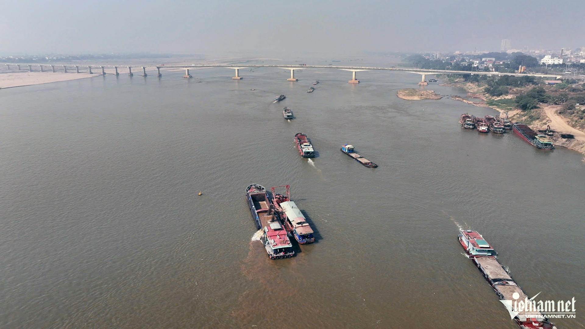 w hut cat cau vl 122156.jpg