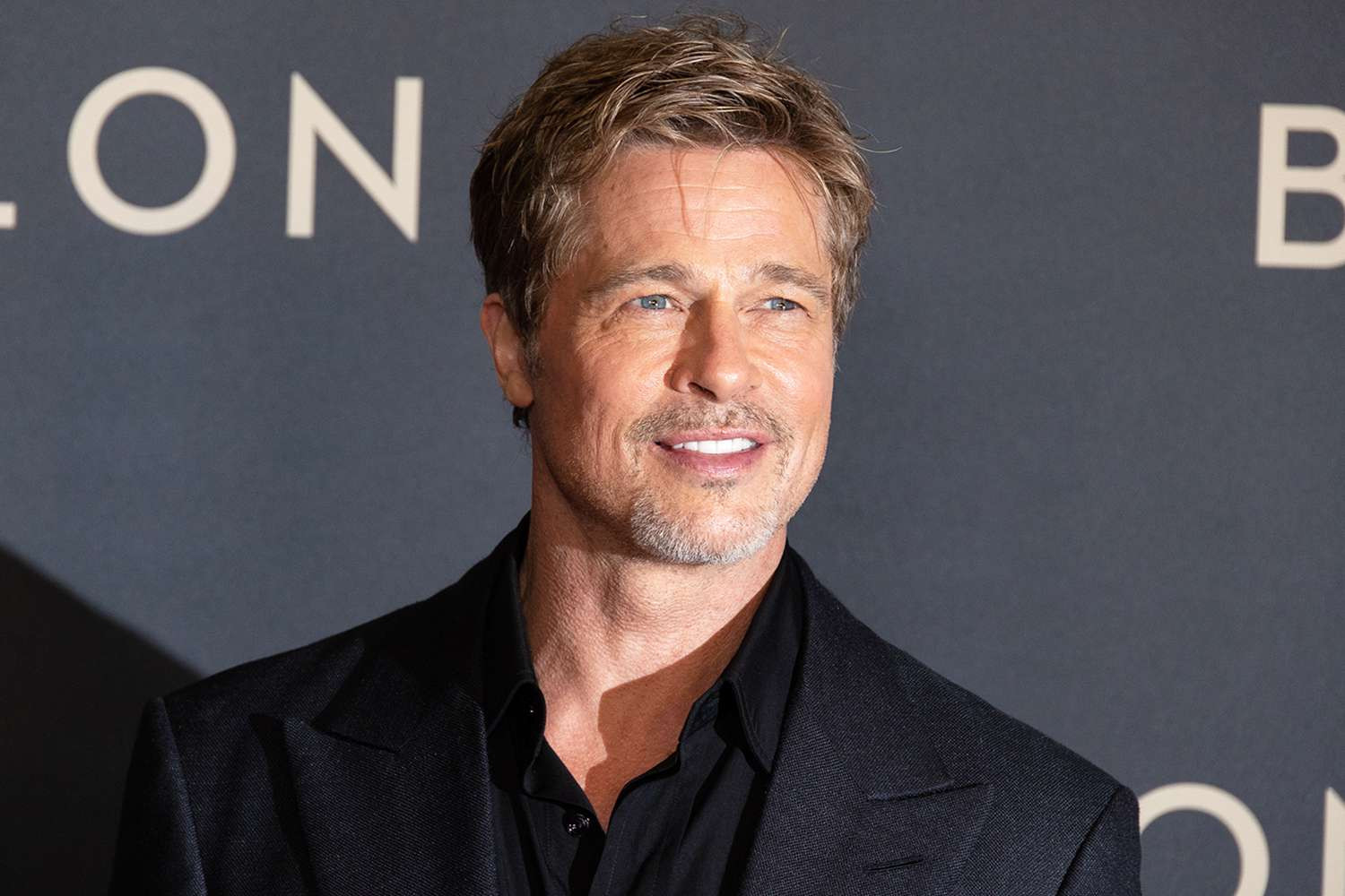 brad pitt babylon premiere 121823 77dec38e155f4b47b1bf93b83cfb05c0.jpg