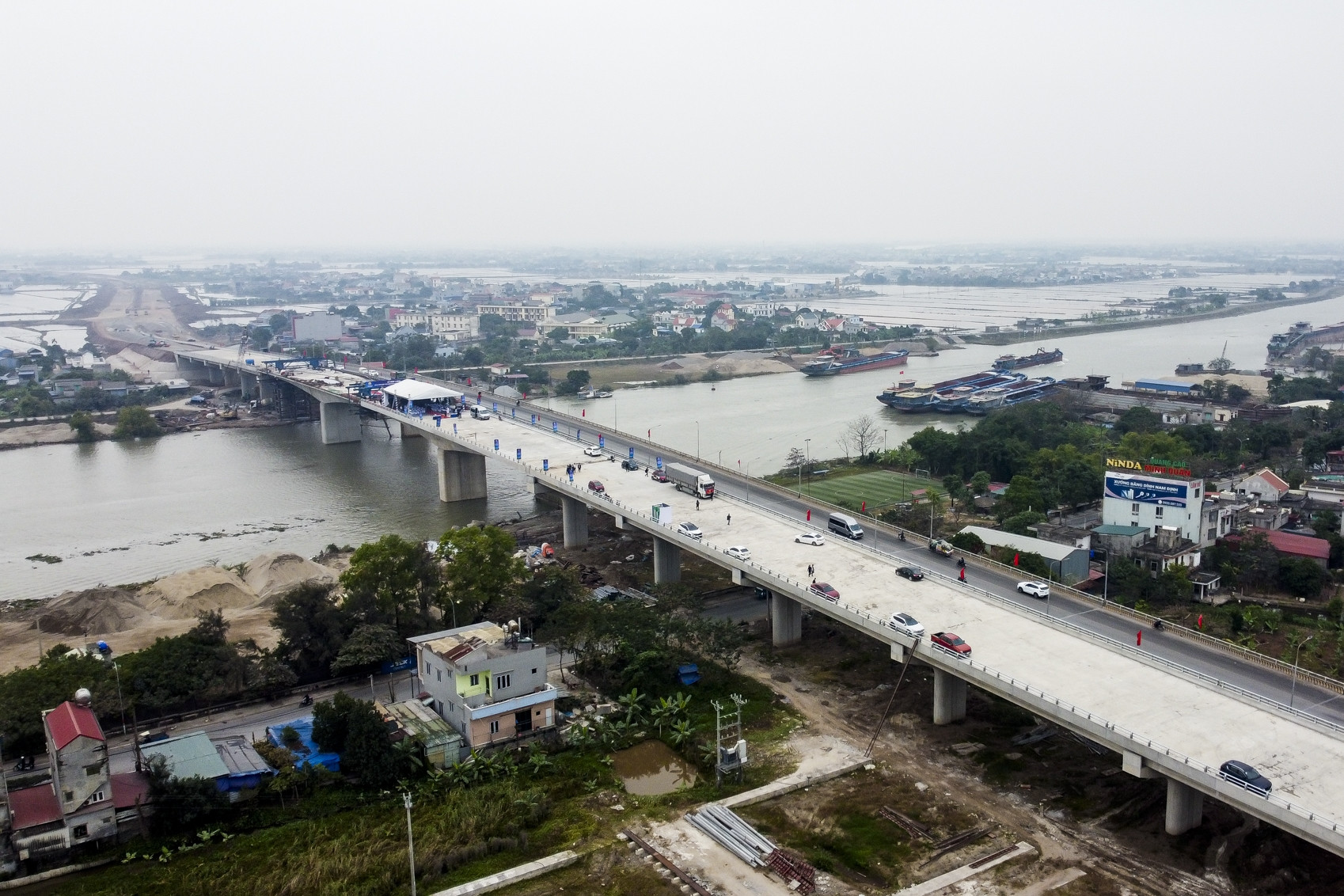 Hợp long cầu Lạc Quần trên tuyến đường 6.400 tỷ đồng ở Nam Định