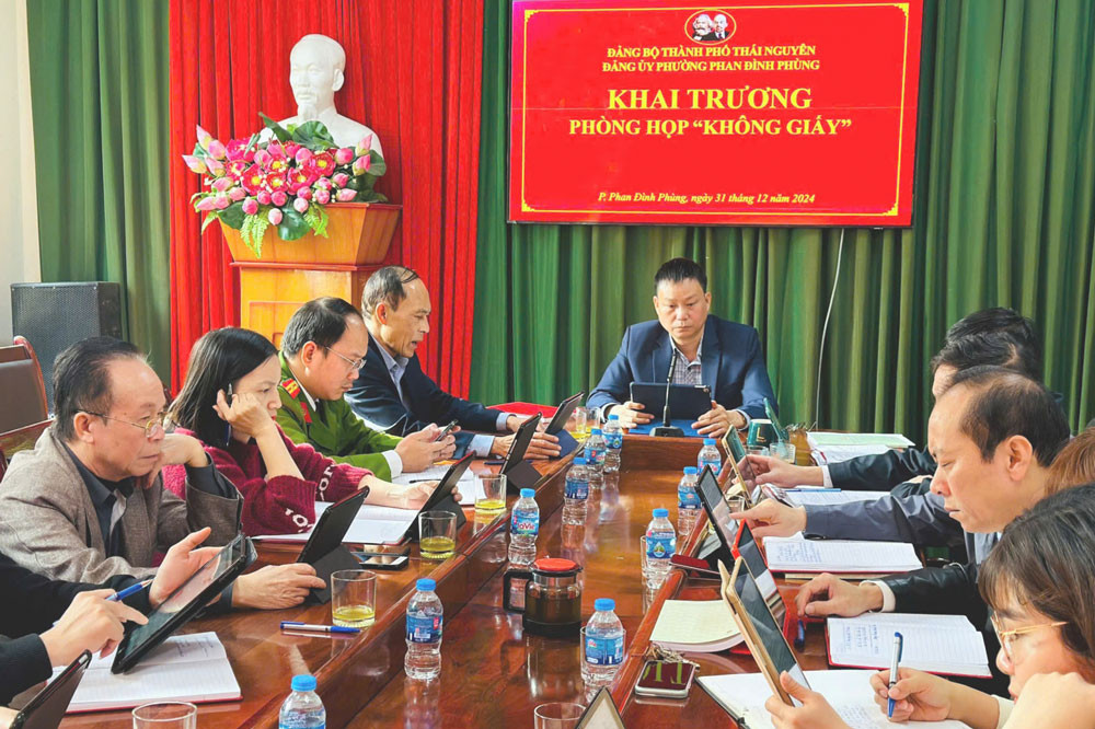 Phường Phan Đình Phùng đã triển khai phòng họp không giấy.