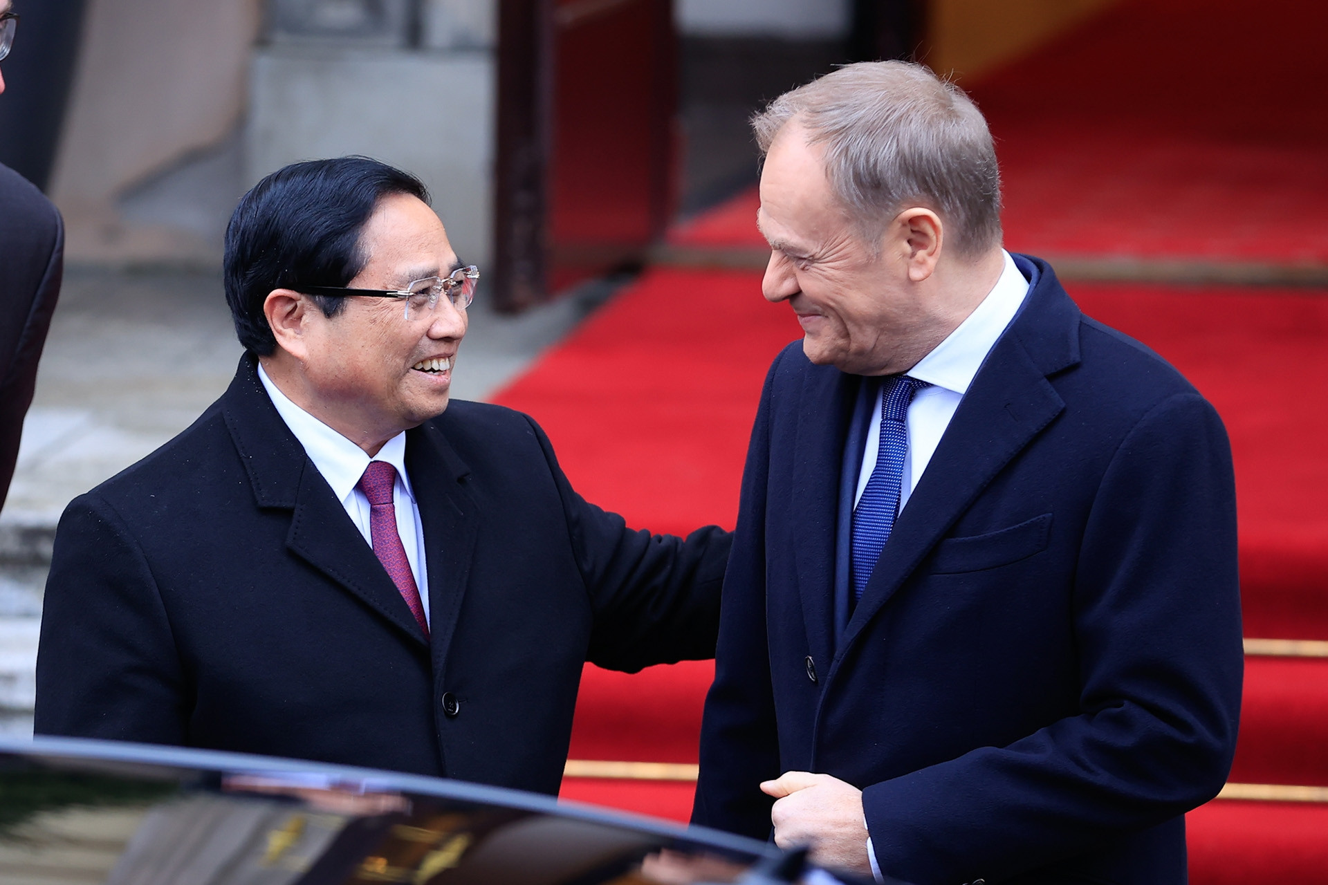 Thủ tướng Ba Lan Donald Tusk chủ trì lễ đón Thủ tướng Phạm Minh Chính