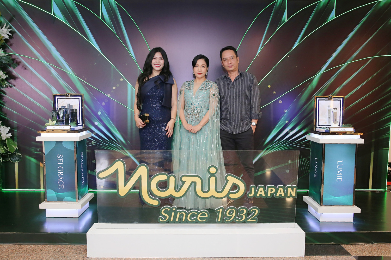 02 Naris Cosmetics.jpg