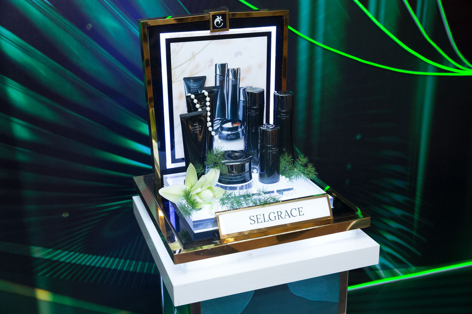 05 Naris Cosmetics.jpg