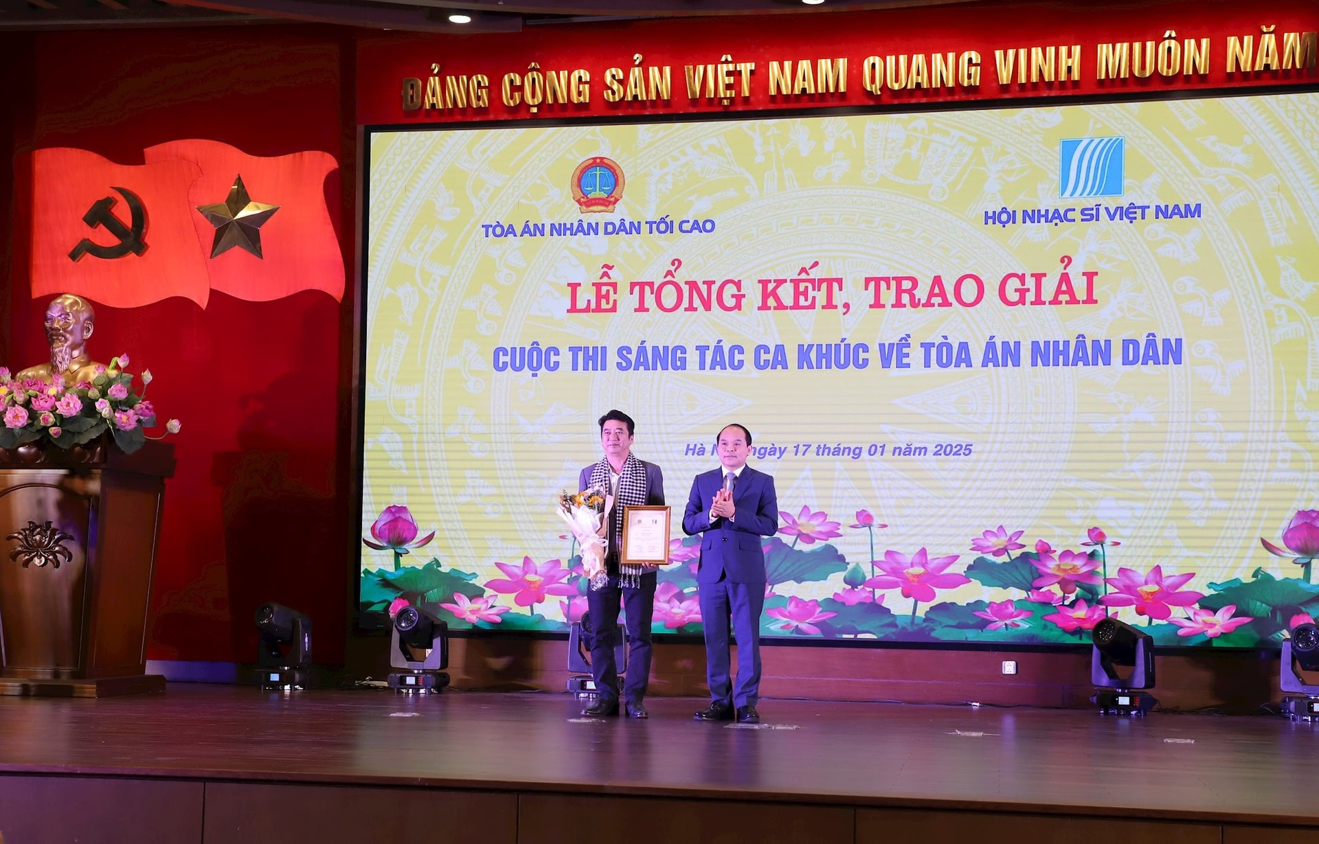 ca khuc toa an nhan dan 10.jpeg