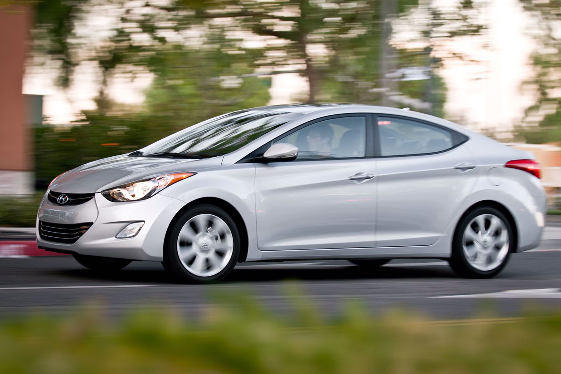Hyundai Elantra 2012.jpg