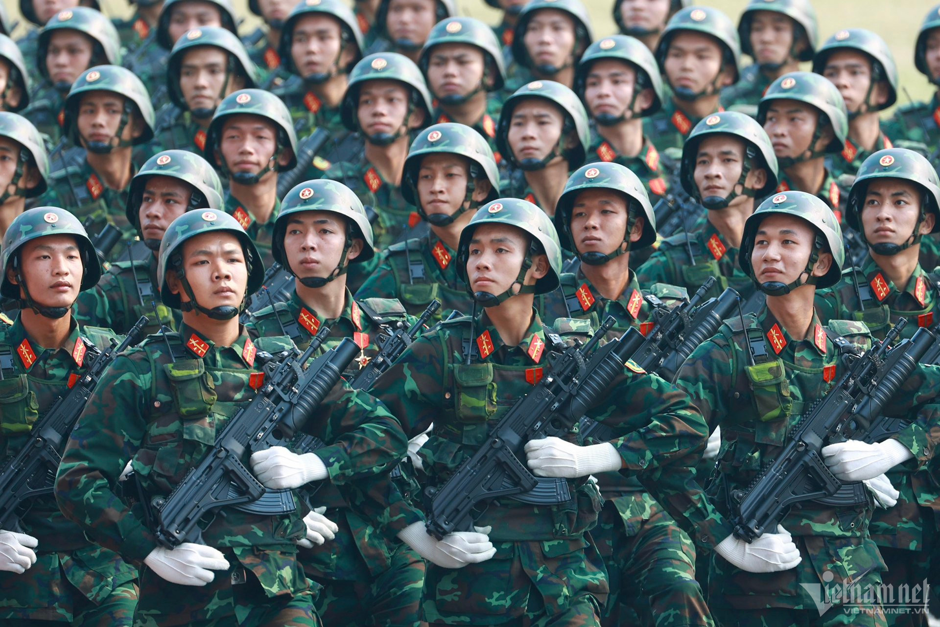 Quận đội ảnh chí hiếu.jpg