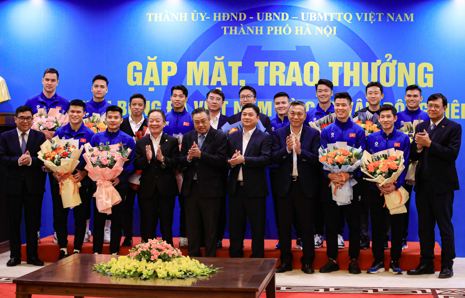 thuong cau thu ha noi 2.JPG