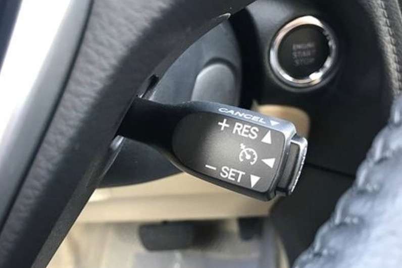 Có nên bỏ tiền triệu để độ Cruise Control cho 'xe cỏ' yên tâm hơn khi đi Tết?