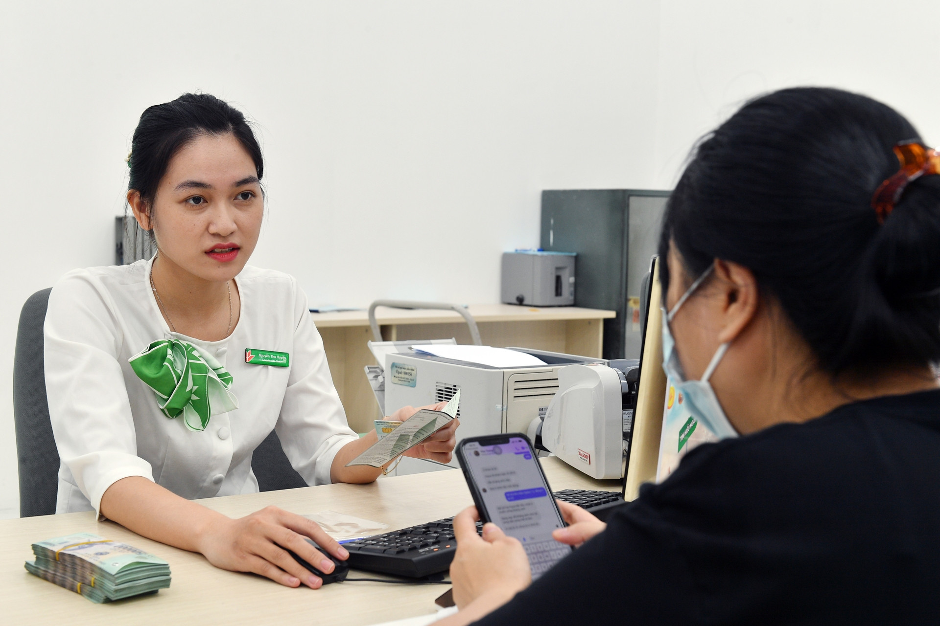 Nghỉ Tết Ất Tỵ 2025, các dịch vụ ngân hàng nào bị gián đoạn?