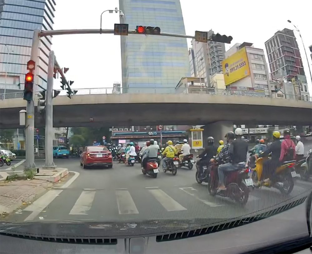 den tin hieu giao thong 2.png
