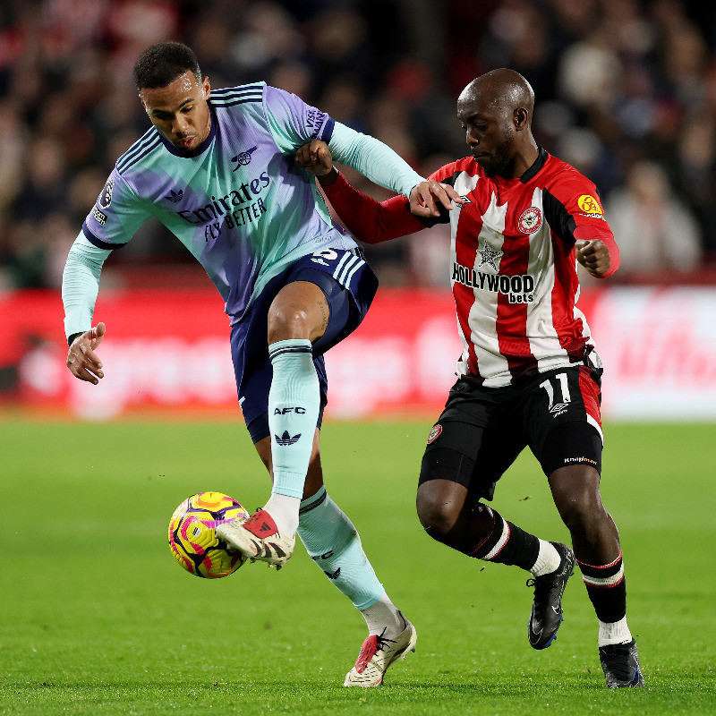 Arsenal ngược dòng đánh bại Brentford GgOm7ciW4AEA3jy.jpg