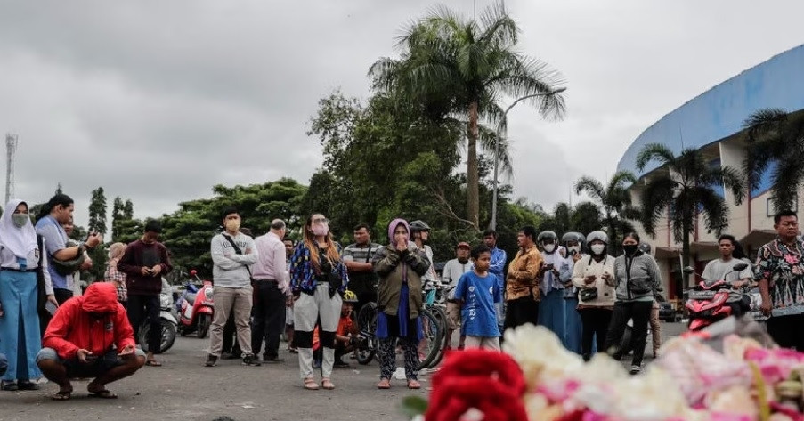 Bạo loạn bóng đá Indonesia khiến 182 người thiệt mạng