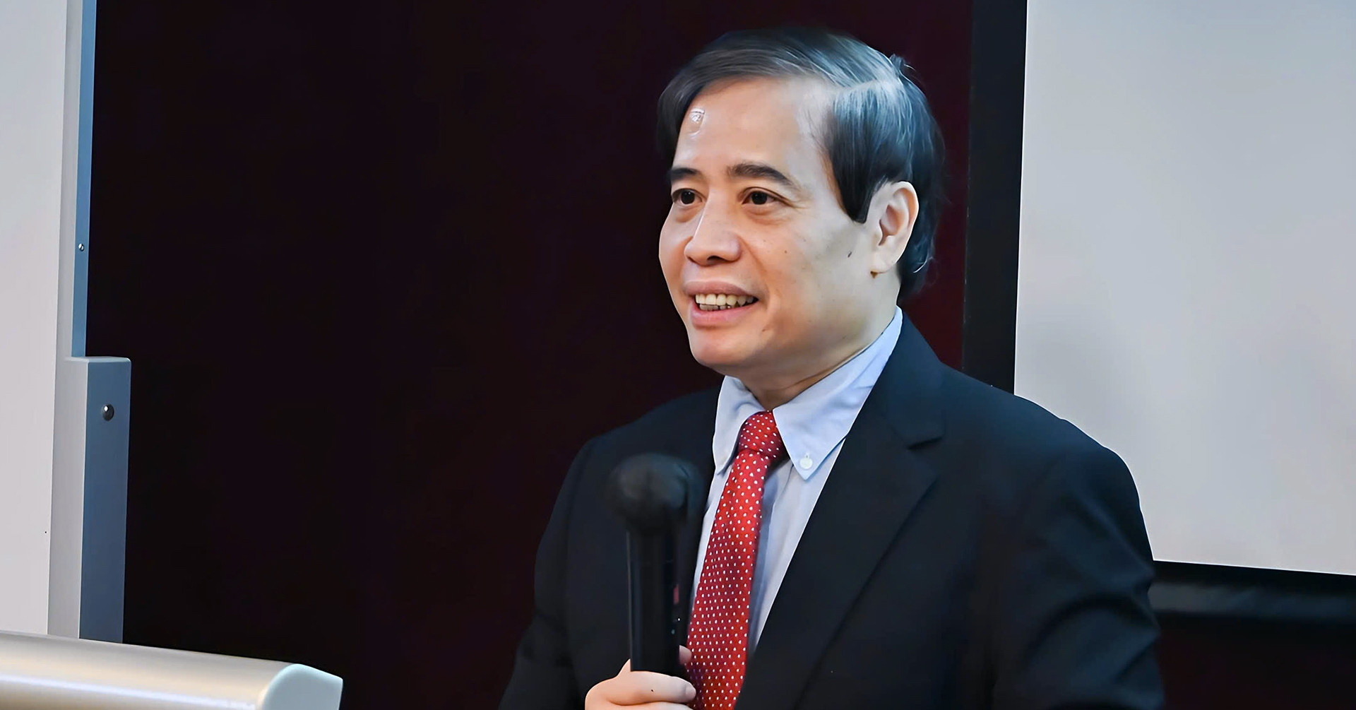 Tinh gọn bộ máy: Người ở lại là gánh vác việc nước, người về là vì nước