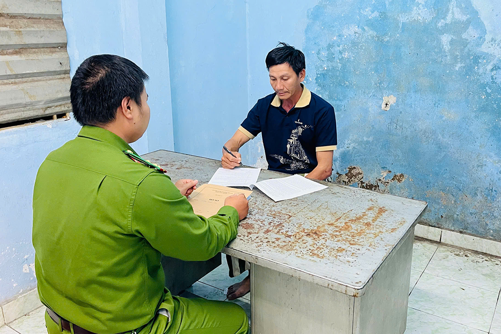g nguoi thi hanh cong vu.png