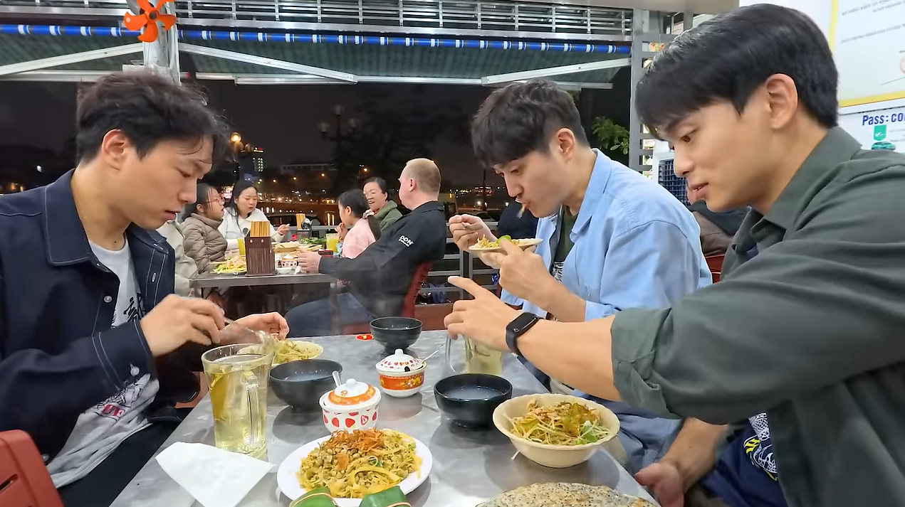 thumb cơm hến huế.png