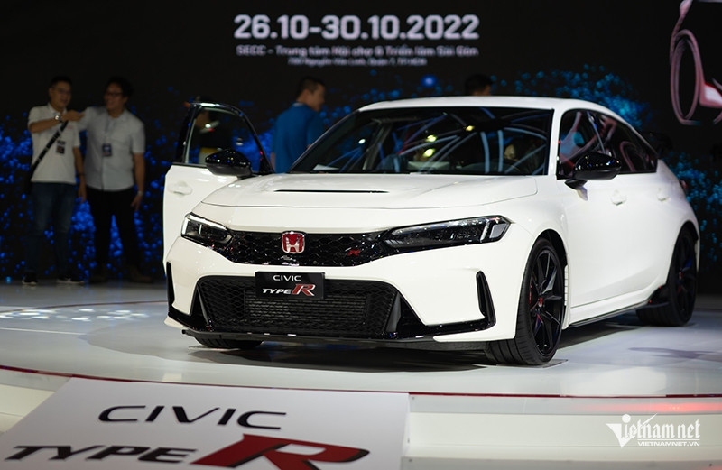 W-Civic TypeR.jpeg