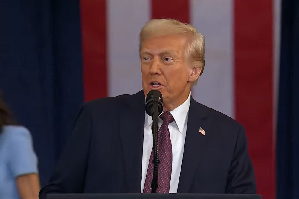 Trump phát biểu thời đại vàng.jpg