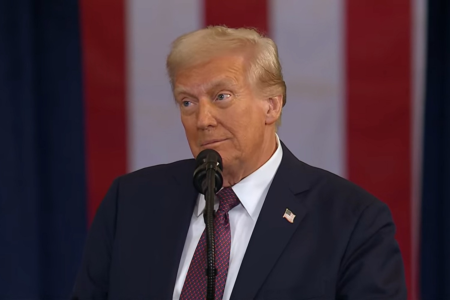 Vừa nhậm chức, Tổng thống Trump tuyên bố sẽ rút Mỹ khỏi Thỏa thuận Paris