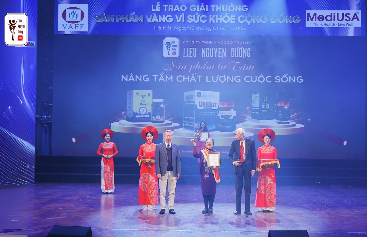 Liễu Nguyên Đường nhận giải thưởng ‘Sản phẩm vàng vì sức khỏe cộng đồng’