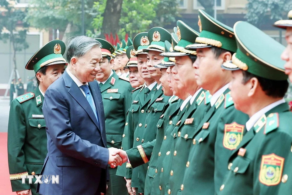 tong bi thu tham lam viec tai bo tu lenh bo doi bien phong 2.webp