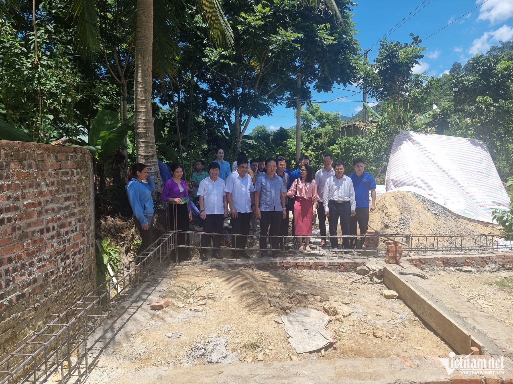 w 10000393hshhshs64 1911.jpg