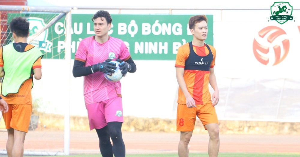 Trực tiếp bóng đá Ninh Bình 0-0 Hòa Bình: Văn Lâm, Hoàng Đức xuất trận