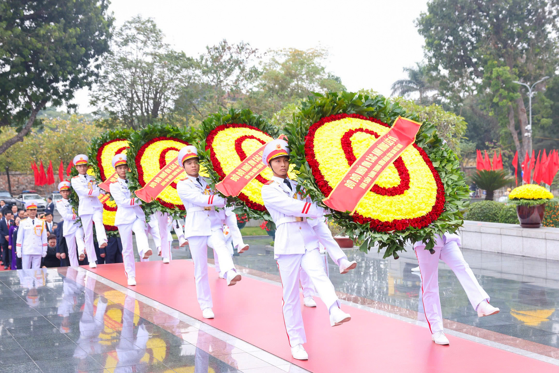 Viếng đài LS.jpg